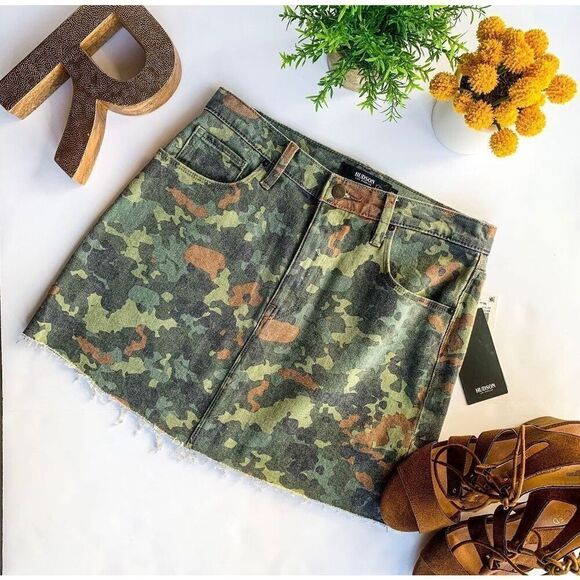 NWT Hudson Camo Mini Skirt 28 m5 - Picture 2 of 6